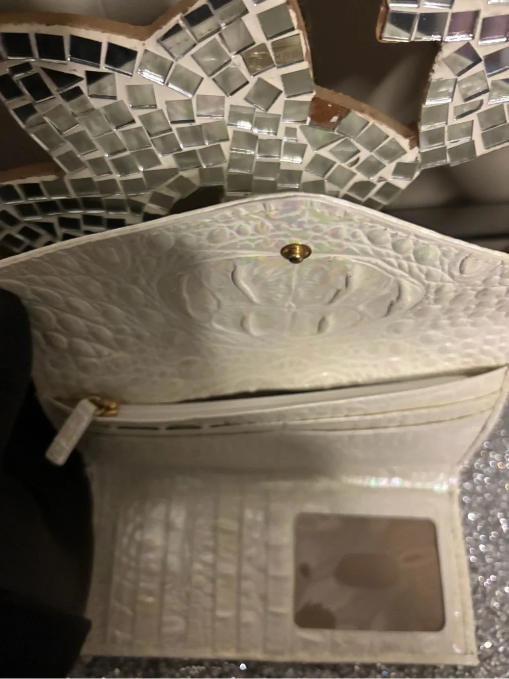 💕Brahmin Iridescent Croc Embossed Envelope Clutch - Pearl